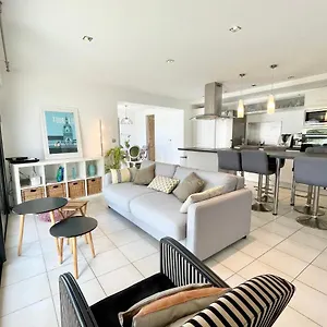 https://maison-darchitecte-avec-rooftop-plages-a-pieds.inbrittany.com